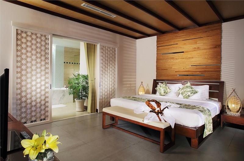Verde Condos - The Cliff Resort & Residences